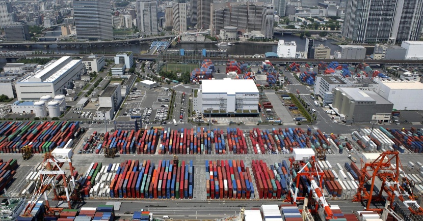 تراجع صادرات اليابان بنسبة 3.8%