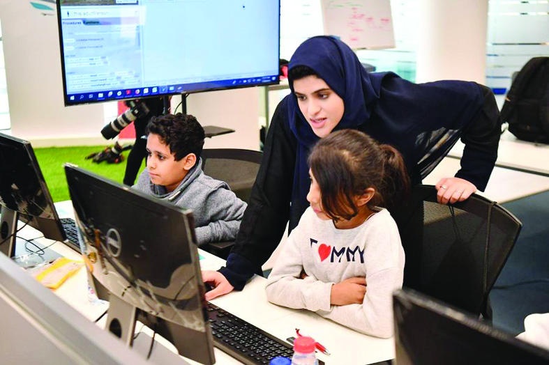 «الأمن السيبراني» 
و«أوراكل» يزودان الناشئة بأساسيات البرمجة في الرياض
