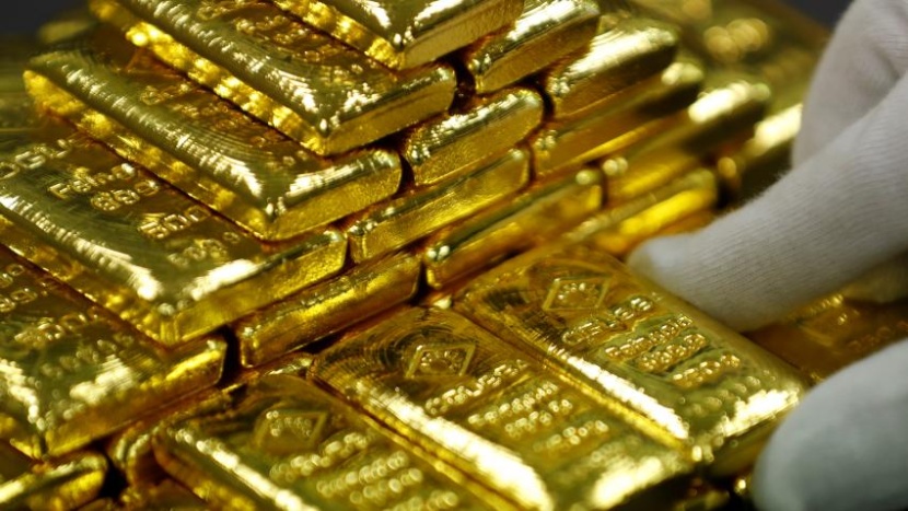 الذهب يتراجع مع تحسن الإقبال على المخاطرة وتعافي الدولار
