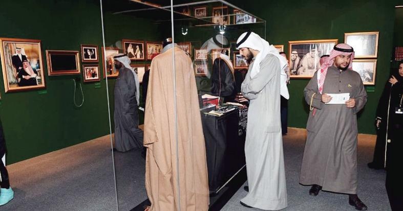 المقتنيات الشخصية للملك فهد تجذب زوار «الفهد .. روح القيادة» في الكويت