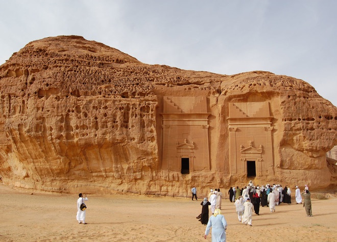 السعودية : أكثر من مليوني سائح ضخوا 1.5 مليار ريال في إجازة منتصف العام