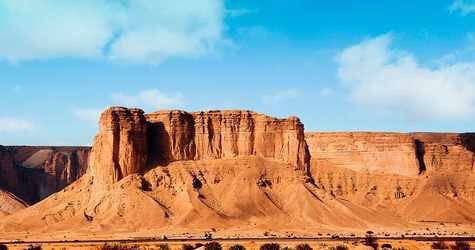 القدية تحتضن فعالية تحدي جبال طويق للهايكنج بمشاركة أكثر من 100 شخص