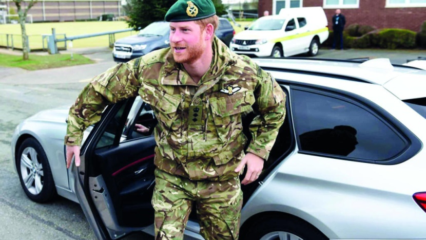 البحرية البريطانية تعتذر للأمير هاري .. أغلق باب سيارته بنفسه