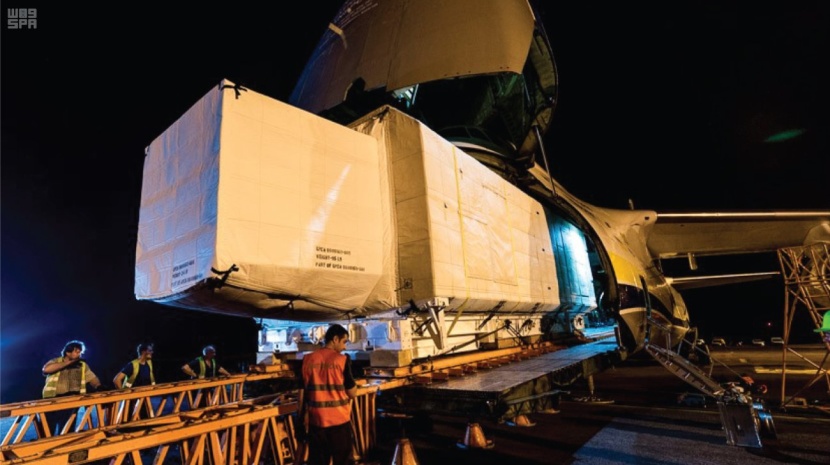 السعودية تطلق قمرها (SGS-1) حاملا توقيع ولي العهد بعبارة "فوق هام السحب"