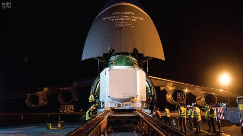 السعودية تطلق قمرها (SGS-1) حاملا توقيع ولي العهد بعبارة "فوق هام السحب"