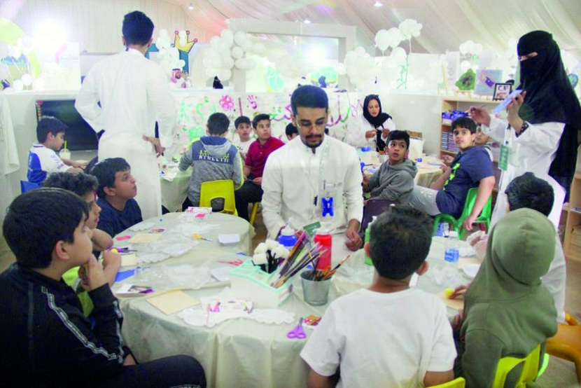 مدارس الرياض تتسابق إلى معرض الكتاب 
لتعزيز ثقافة القراءة