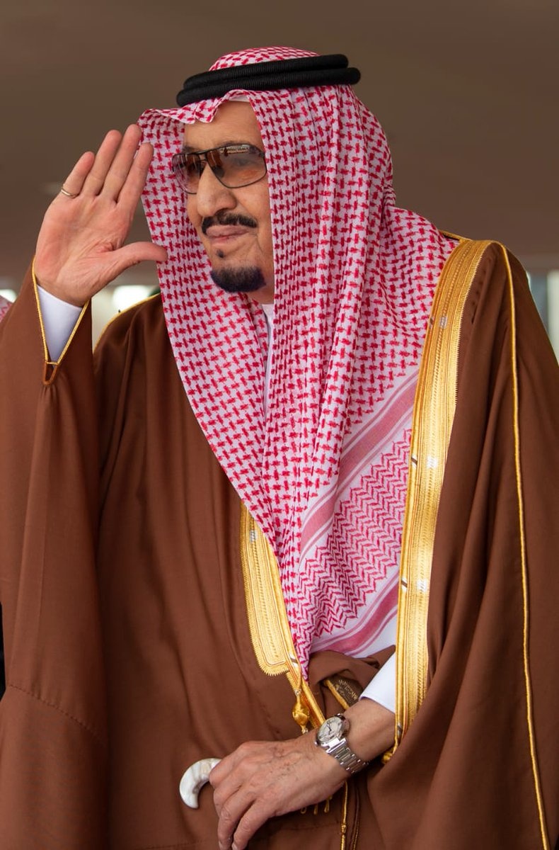 من يد الملك .. تتويج للإبل وملاكها 