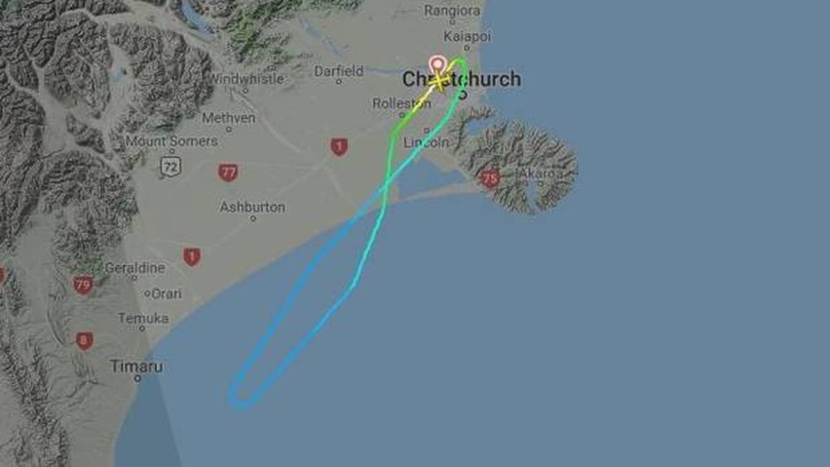 طائرة نيوزيلندية تعود من منتصف الطريق بعد اصطدامها بشيء "غير معروف"
