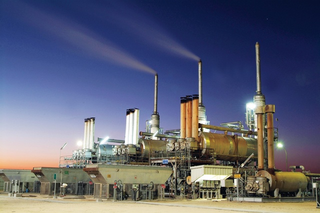 الكويت: السماح لمؤسسة البترول الكويتية بالاقتراض لتمويل برامجها