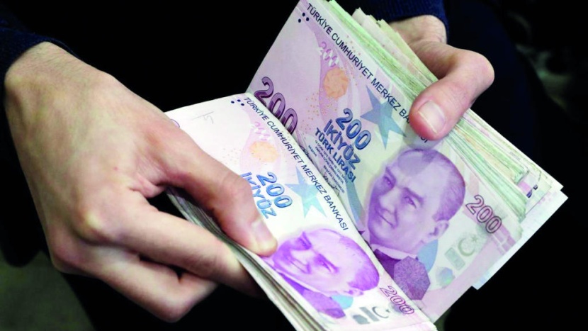 تراجع احتياطيات تركيا من العملة الصعبة يحبط خطط دعم الليرة