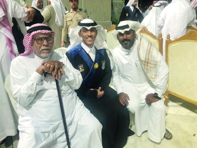 حضور الآباء والأمهات لأول مرة في حفل خريجي جامعة أم القرى