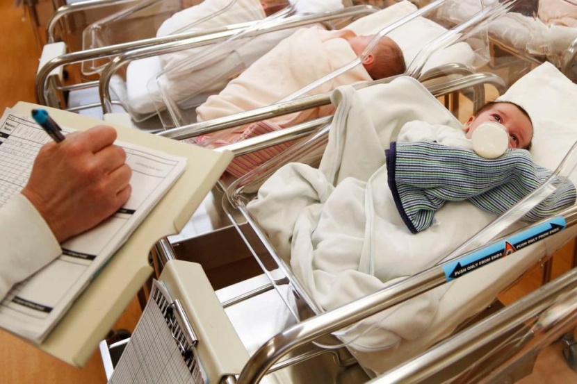 انخفاض معدل المواليد في أمريكا لأدنى مستوى منذ 32 عاما
