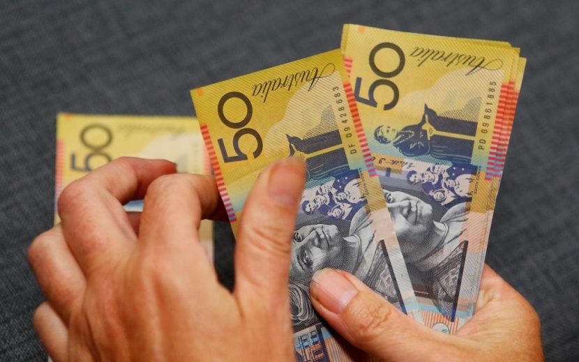 الدولار الأسترالي ينخفض لأدنى مستوى في 3 أشهر