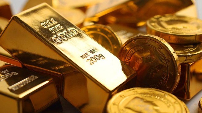 الذهب يسجل أكبر هبوط ليوم واحد في شهر مع تعافي الدولار والأسهم