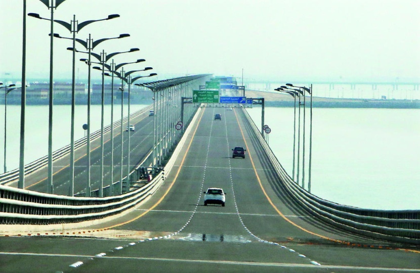 الكويت تدشن أحد أطول جسور العالم لربط
العاصمة بـ «مدينة الحرير»