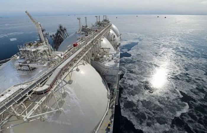 عمان تزيد مبيعات الغاز المسال بالسوق الفورية مع نمو الإنتاج
