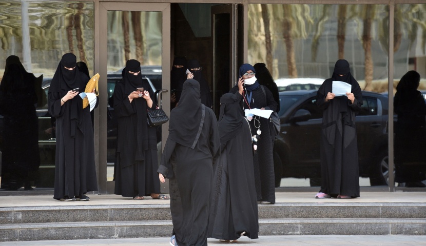 مرور عام على السماح للمرأة في السعودية بقيادة السيارة