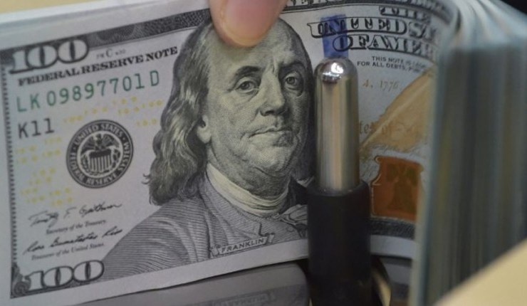 الدولار يقلص مكاسبه أمام الين بعد إعلان ترمب عن عقوبات جديدة على إيران