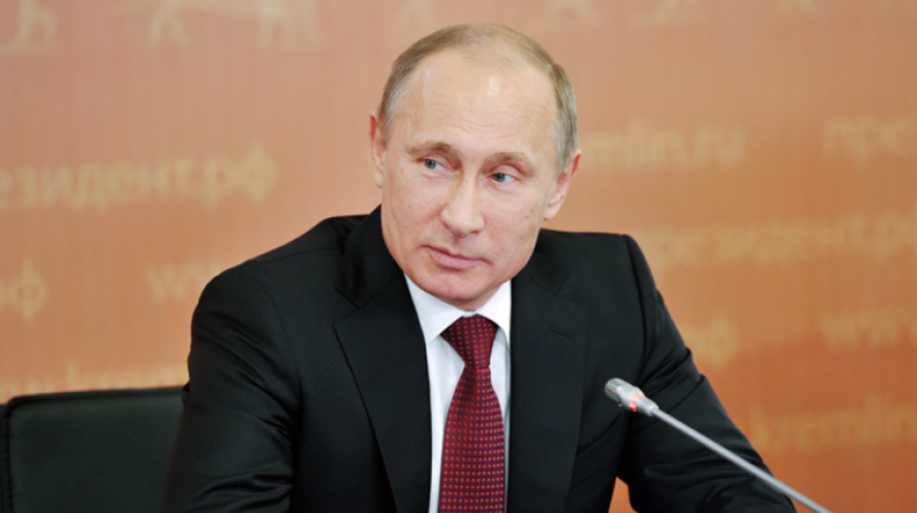 بوتين: اتفاق خفض انتاج النفط ساعد في استقرار الأسواق العالمية