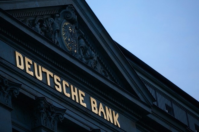 تراجع سعر سهم "دويتشه بنك" إلى مستوى قياسي جديد