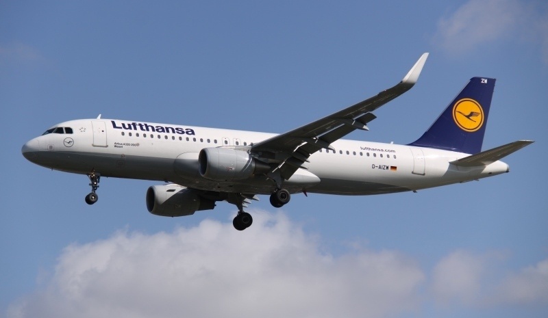 رئيس لوفتهانزا ينتقد شركات طيران تقدم رحلات بسعر 11 دولار