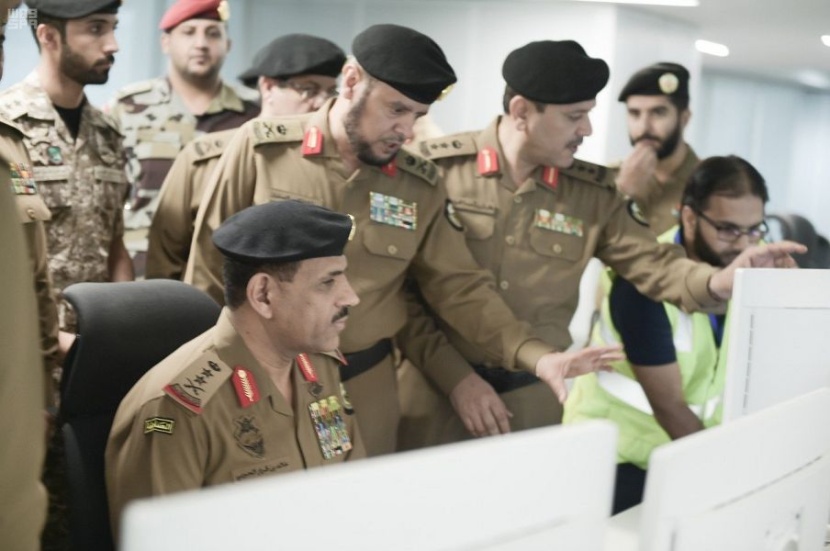 مدير الأمن العام يبحث مع قادة قوات أمن الحج تنفيذ المهام للمحافظة على سلامة الحجاج