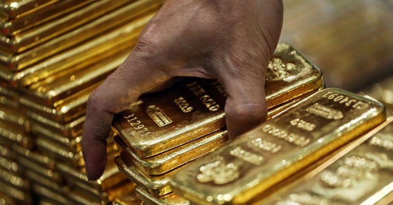 الذهب يرتفع بفعل توترات الشرق الأوسط وصعود الدولار يحد من المكاسب