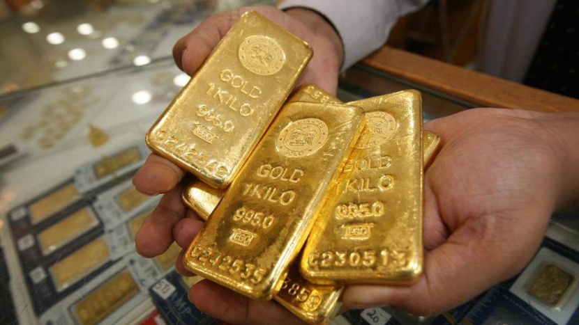 أسعار الذهب تنزل بفعل ارتفاع الدولار وجني الأرباح