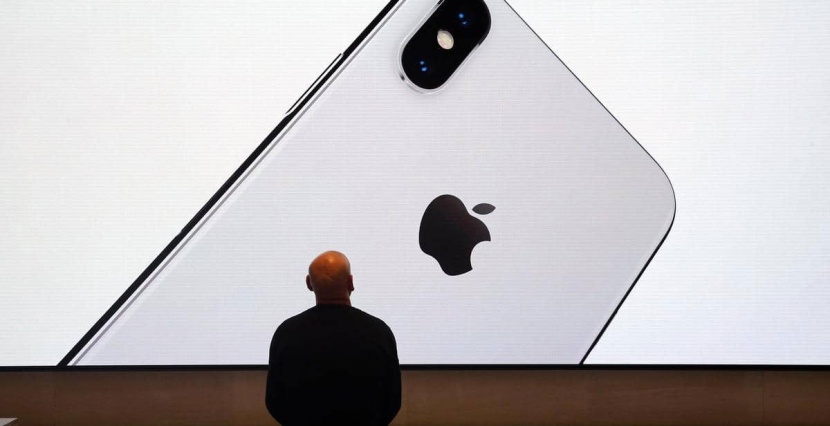 أبل وإنتل.. صفقة بمليار دولار تمهد لآيفون 5G
