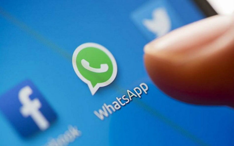 توقف "فيسبوك" و "واتساب" عند عدد من المستخدمين حول العالم