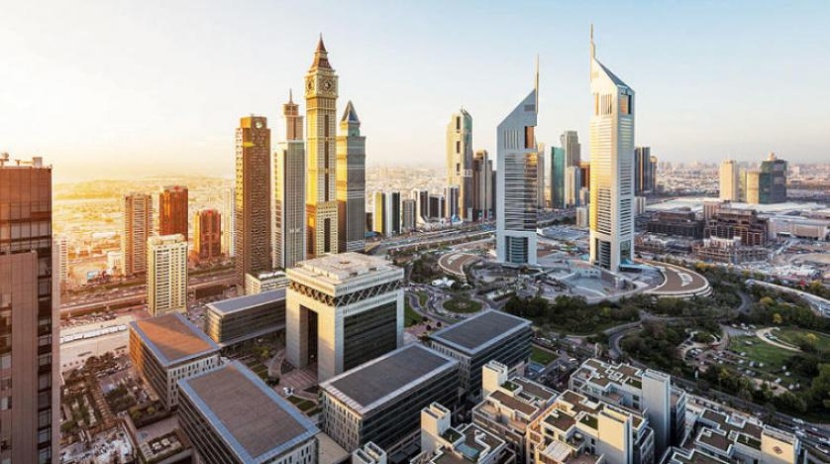 الإمارات تلغي الرسوم على عدد من الخدمات لتعزيز جاذبية الاقتصاد