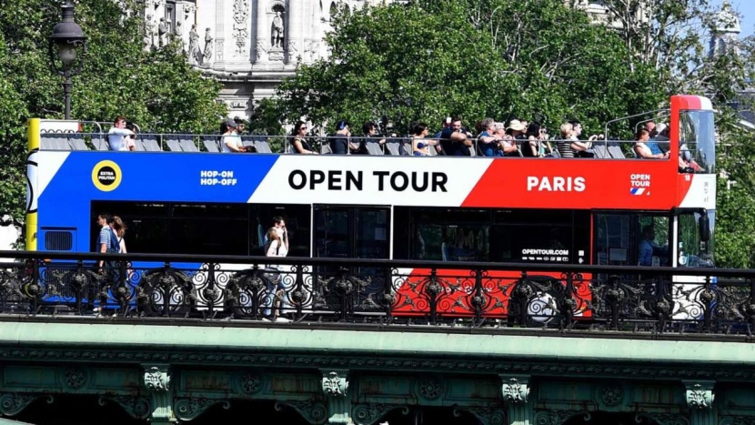 باريس تودع الحافلات السياحية قريباً