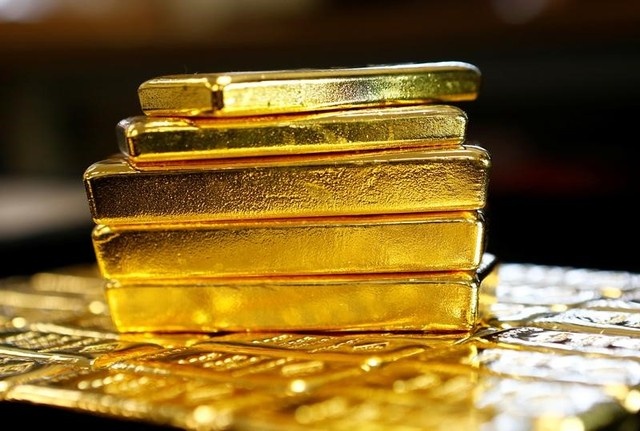 أسعار الذهب تنخفض مع ارتفاع الأسهم بفضل تنازلات ترمب التجارية