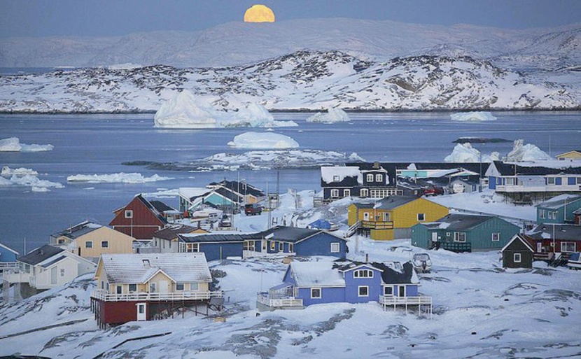 ترمب يخطط لشراء جزيرة جرينلاند .. والدنمارك: ليست للبيع