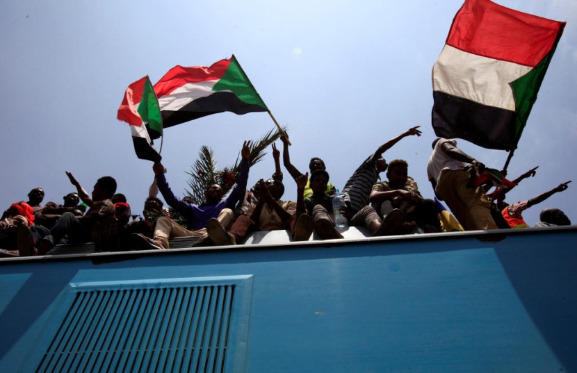 السودان يشكل مجلسا سياديا من 11 عضوا بقيادة "البرهان"