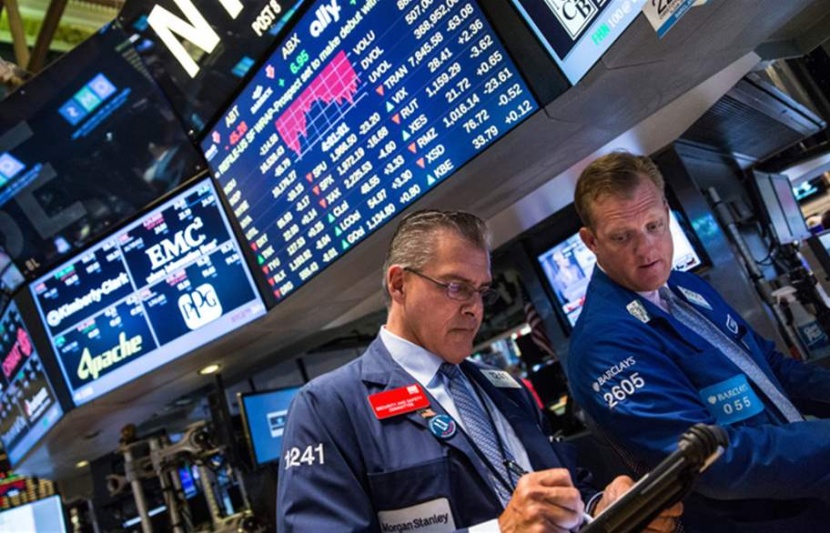 الأسهم الأمريكية تغلق منخفضة بفعل القطاع المالي
