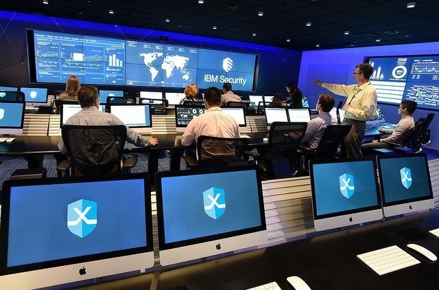 شركة IBM تجلب الحاسوب الكمي لألمانيا