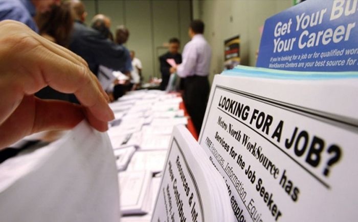 طلبات إعانة البطالة الأمريكية تنخفض بمقدار 15 ألف طلب.. أدنى مستوى في 5 شهور