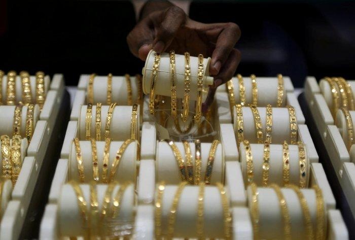 أسعار الذهب تهبط وسط ضبابية محادثات التجارة