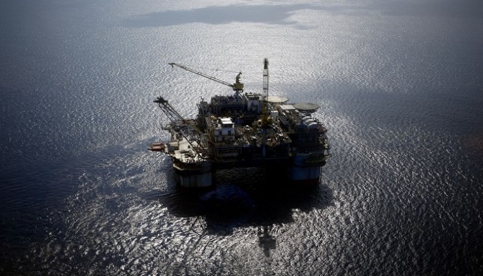 توترات الشرق الأوسط تصعد بأسعار النفط أكثر من 1 %