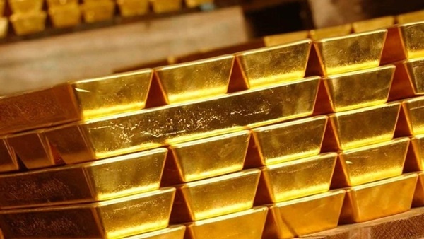 الذهب يرتفع لكن تحسن الإقبال على المخاطرة يكبح المكاسب