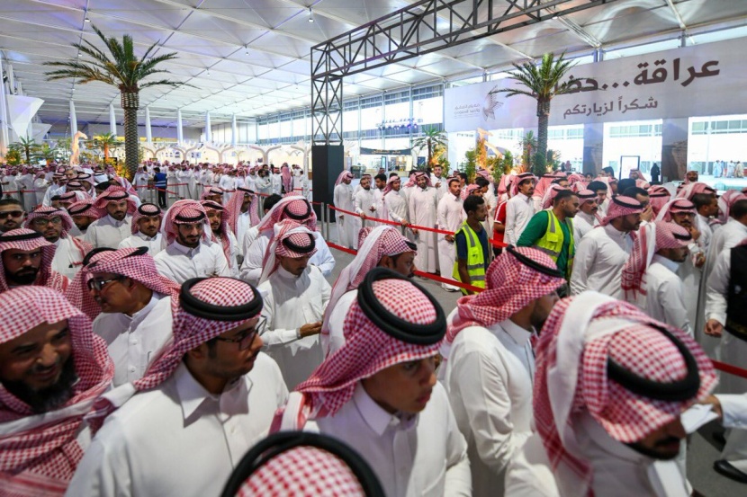 أكثر من 70 ألف زائر في اليوم الأول لمعرض الصقور والصيد السعودي بنسخته الثانية