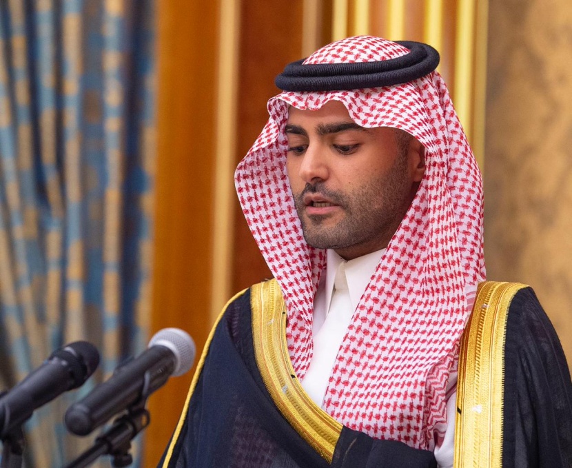 أمام خادم الحرمين .. الأمير سلطان بن أحمد بن عبد العزيز يؤدي القسم بمناسبة تعيينه سفيرا لدى البحرين