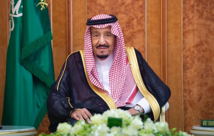 أمام خادم الحرمين .. الأمير سلطان بن أحمد بن عبد العزيز يؤدي القسم بمناسبة تعيينه سفيرا لدى البحرين