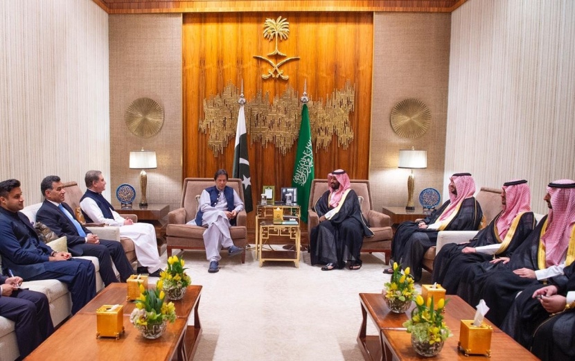 ولي العهد يبحث مع رئيس وزراء باكستان تطورات الأوضاع في المنطقة ولي العهد يبحث مع رئيس وزراء باكستان تطورات الأوضاع في المنطقة