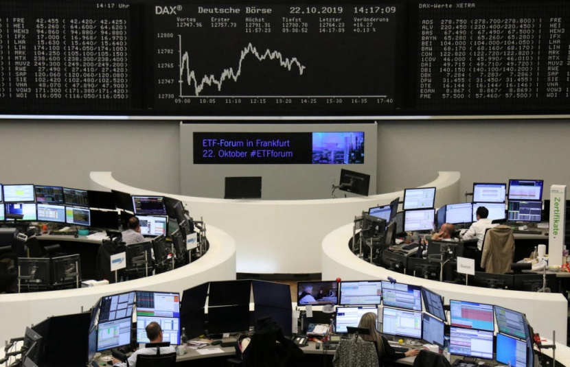 تقارير متباينة لنتائج الشركات تقيد مكاسب الأسهم الأوروبية