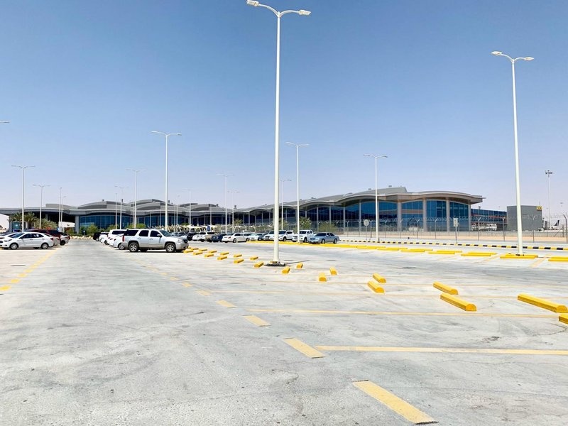 الانتهاء من المرحلة الأولى لتطوير مواقف الصالة 5 بمطار الملك خالد الدولي
