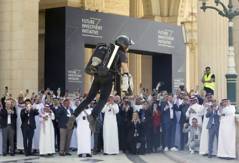 الرجل الطائر