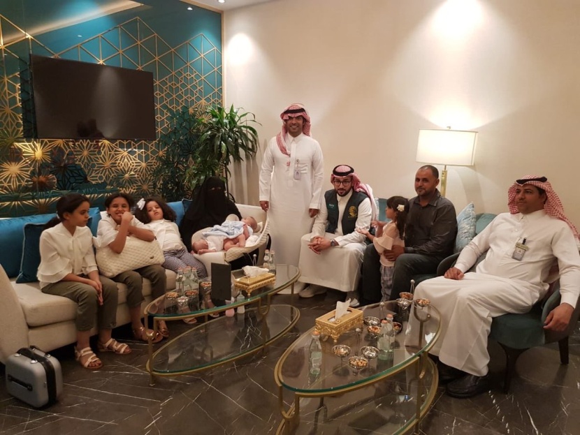 وصول التوأم السيامي الليبي " أحمد ومحمد" إلى المملكة