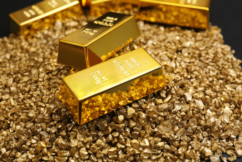 الذهب يرتفع 0.4 بالمئة إلى 1462.15 دولار للأوقية 